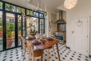 Casa Museu, by the Golden Church