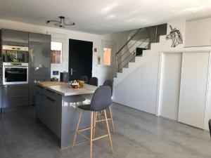 Villas Charmante maison climatisee avec piscine privee : photos des chambres