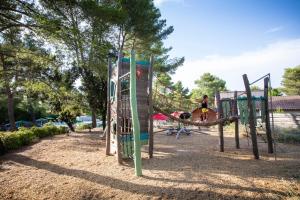 Campings Huttopia Fontvieille : photos des chambres