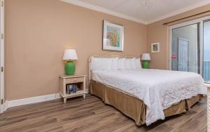 Island Royale 1103 condo