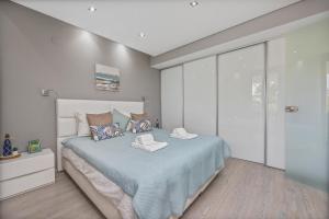 Renovated Vilamoura Penthouse Near Marina & Beach