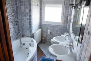 Salty Breeze Supreme Beachfront Apartment-Supreme Stay with free Parking