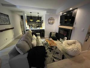 2 Bd3 Ba, Luxury Ski-in Ski Out Condo - Sleeps 10