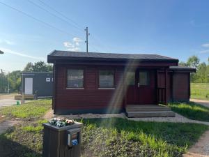 WOMOCAMP Holzhütte 2 with shared WC