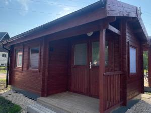 WOMOCAMP Holzhütte 2 with shared WC