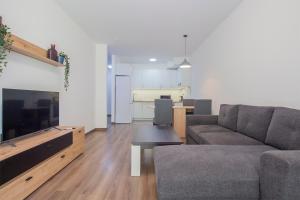 Corvin Modern Two Bedroom Apartment FREE PARKING