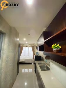 Hozby Skyview Setiabudi Suites