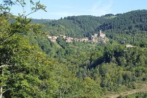 Sejours chez l'habitant chambre a la campagne Saint Andre de Chalencon : photos des chambres