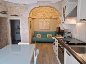 Solis Domus - Aurora