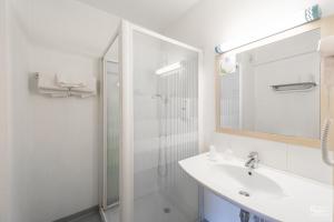 Hotel First Rodez photo 21