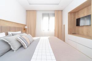 Salus Hill Condo with private Garage