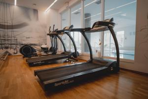 TOTU HOME Waterlane Island Apartments - Free Parking, Pool, Sauna, Gym