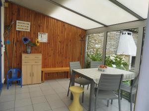 Maisons de vacances Oleron Loue du dimanche au dimanche Maison avec cour et jardin au Calme : photos des chambres