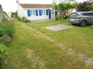 Maisons de vacances Oleron Loue du dimanche au dimanche Maison avec cour et jardin au Calme : photos des chambres