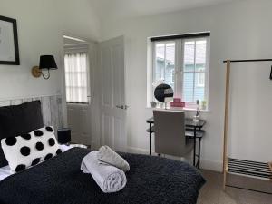 Luna Azul at The Bay Filey, sleeps up to 8, and 2 dogs stay for free!