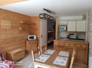 Appartements La Salle les Alpes : Charmant Appartement T2 30 M2 : photos des chambres