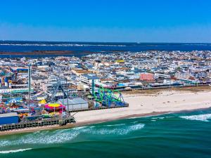 Boardwalk Sand & Surf Beach Hotel Oceanfront