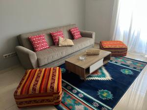 Petit cocon moderne avec piscine et terrasse