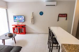 87972 Romantic condo, best retreat for a couple, 1 block from the Ocean