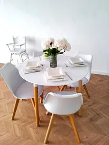 Sunny & modern 2 beds spacious air-conditioned Warsaw - Kolonia Raków