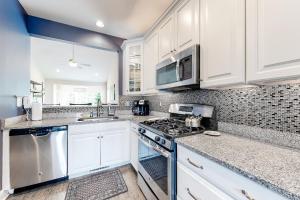 Grande at Canal Pointe 37502 Worcester Dr