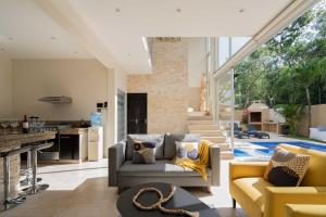 Tulum Private Modern Villa-Pool Beds-AC-Internet-Parking-Grill