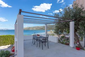 Apartments by the sea Poljica, Trogir - 21178