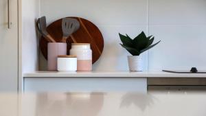 Salt Life Short Walk To Beach, Shops Cafes Accom Holidays