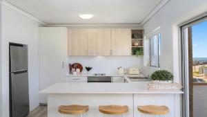 Salt Life Short Walk To Beach, Shops Cafes Accom Holidays