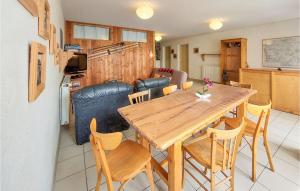 Appartements Awesome Apartment In Les Estables With Wifi And 2 Bedrooms : photos des chambres