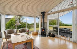 Gorgeous Home In Allingåbro With Wifi
