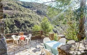 2 Bedroom Amazing Home In Olargues - 奥拉尔盖