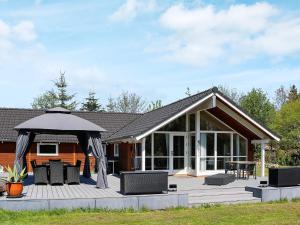 8 person holiday home in Hadsund-By Traum