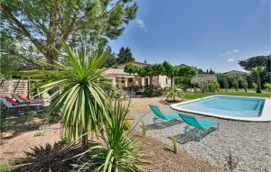 Maisons de vacances Beautiful Home In Chteaurenard With Wifi, Outdoor Swimming Pool And Swimming Pool : photos des chambres