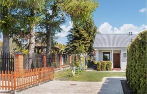 Stunning Home In Sianozety With Wifi And 2 Bedrooms