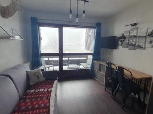 Appartements Studio 4 pers., proche pistes (80m) & centre village (200m), bien equipe, animaux acceptes - FR-1-733-57 : photos des chambres