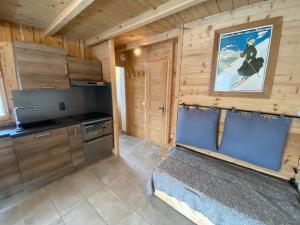 Appartements Studio 4 pers. renove, proximite pistes & commerces, balcon/terrasse, parking prive - FR-1-733-98 : photos des chambres