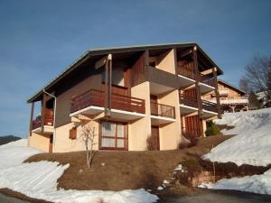 Appartements Appartement 4 pers, rez-de-jardin, pres des pistes, parking, animaux acceptes - FR-1-733-117 : photos des chambres