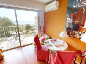 Luxueux appartement 3P climatisé avec terrasses et parkings - FR-1-196-331