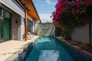 VILLA ARUHE | 2 Bedroom Private Pool Villa in Popular Onyx Villas | 3 min to Naiharn Beach