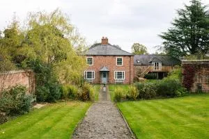 Gardener's House - Hawarden Estate - Connahs Quay