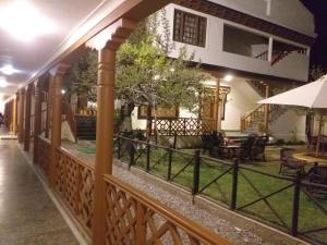 Hotel Kang Lha Chen
