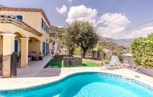 Maisons de vacances Maison provencale familiale au calme avec piscine : Maison 4 Chambres