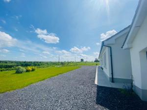 Quiet countryside studio apartment - recently renovated and amazing views