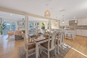 Chasing Sunsets managed by Beach Retreats