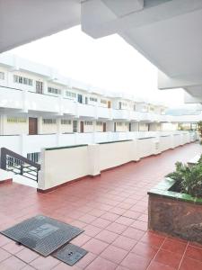 BLU APARTMENT, WIFI FREE POOL VIEW