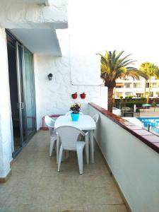 BLU APARTMENT, WIFI FREE POOL VIEW