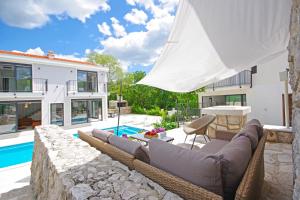 Villa Sokol with tennis court, heating pool, gym and sauna