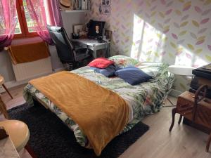 Sejours chez l'habitant DuuD : Chambre Double avec Lit d'Appoint