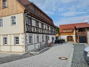 Familien- und Apartmenthotel Lerchenberghof - Neufriedersdorf